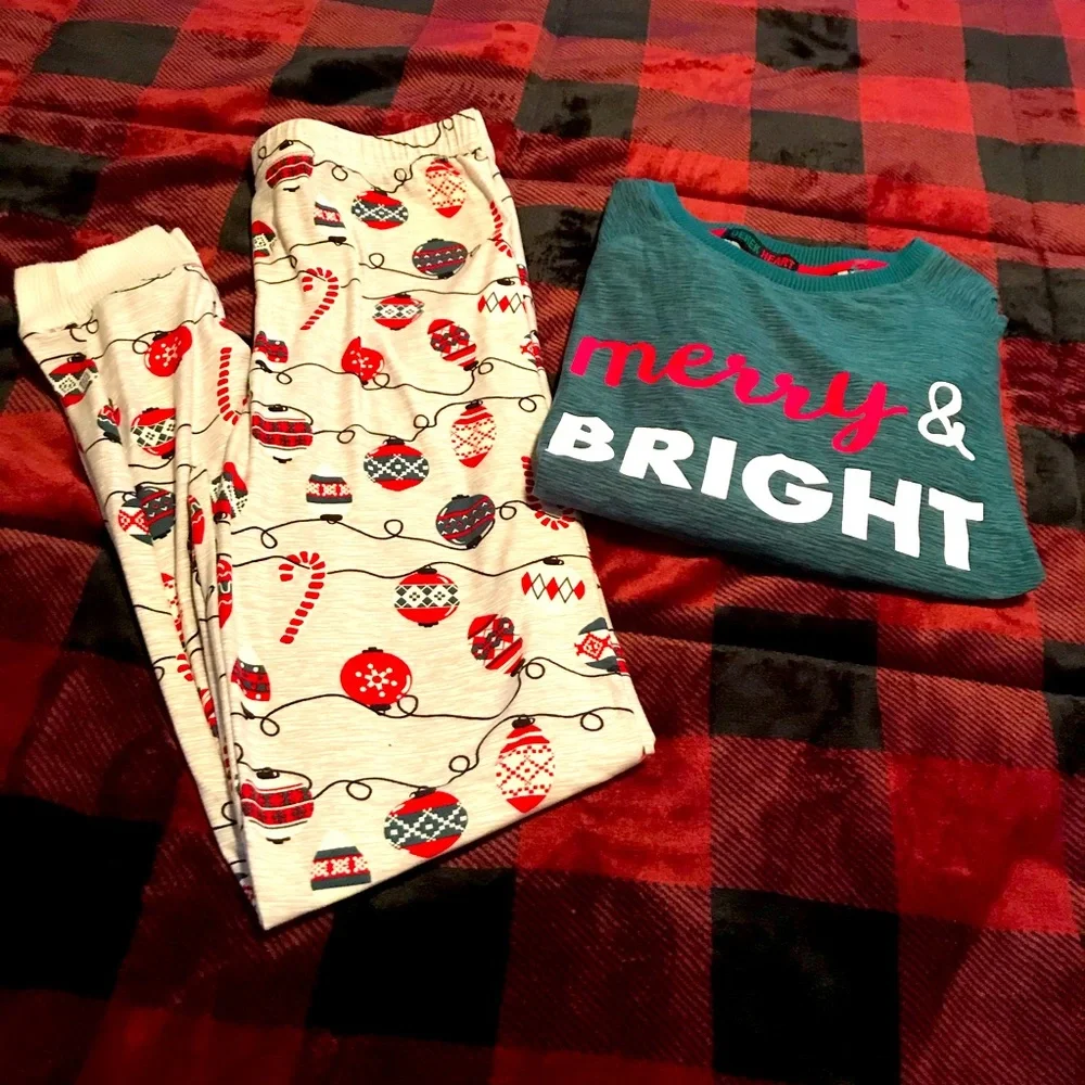 Kids Christmas Holiday 2 piece pajama set, size XL soft and stretchy Derek Heart